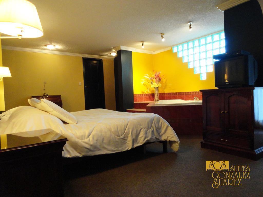 Hotel Suites Gonzalez Suarez Quito Esterno foto