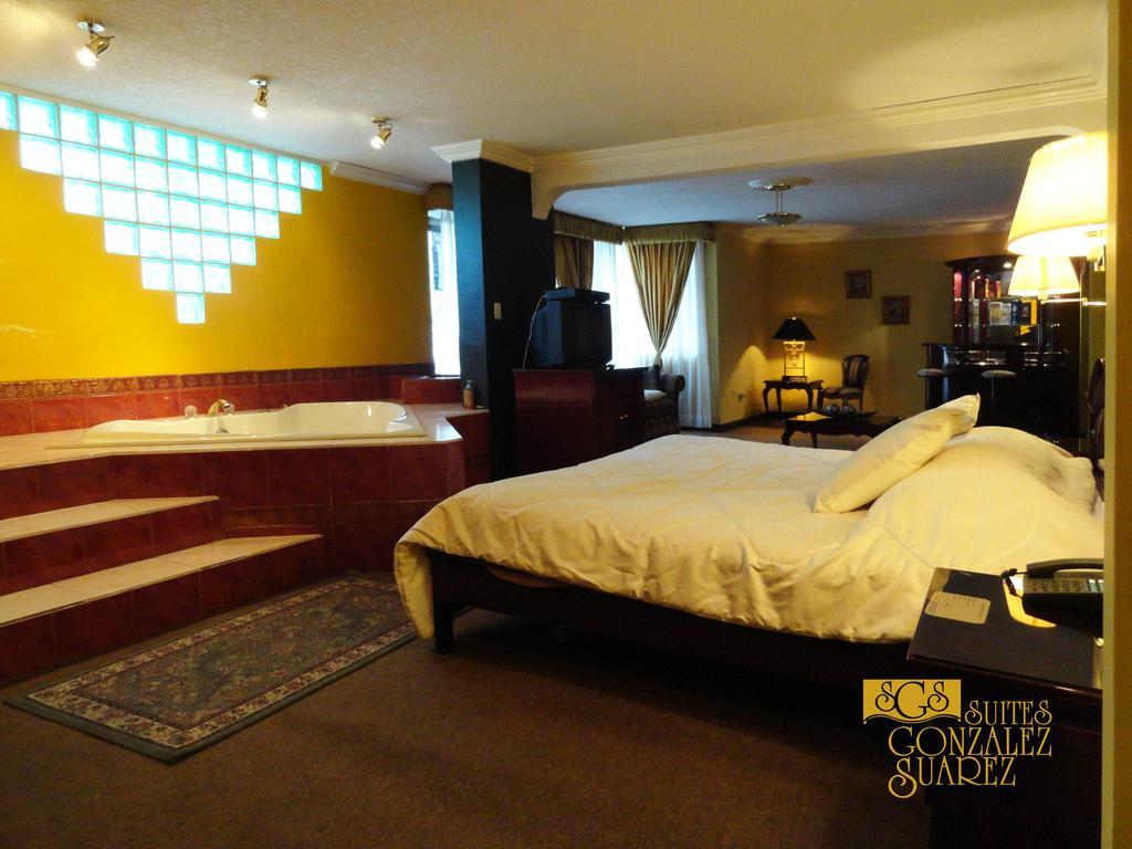 Hotel Suites Gonzalez Suarez Quito Esterno foto