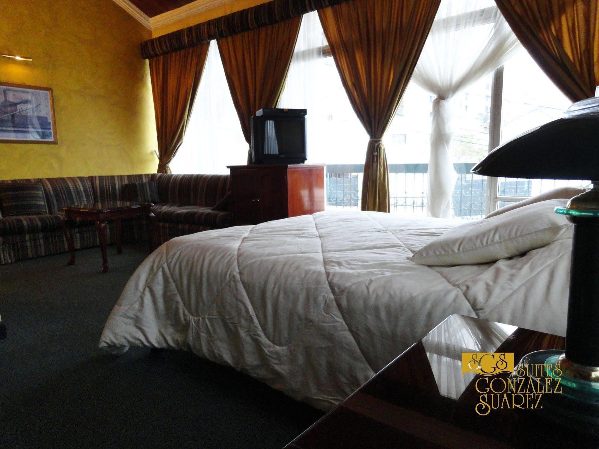 Hotel Suites Gonzalez Suarez Quito Esterno foto