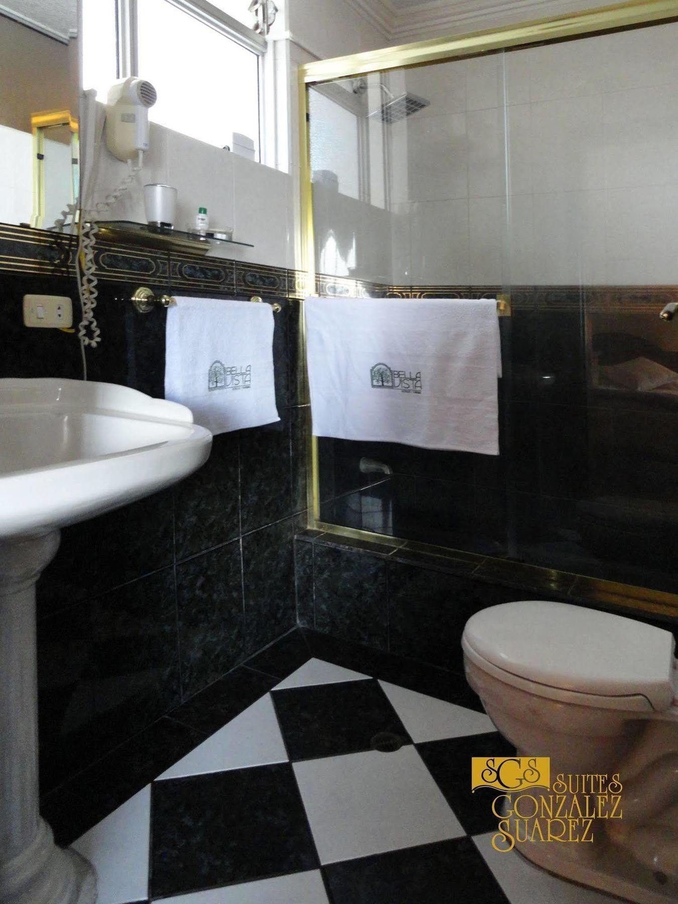 Hotel Suites Gonzalez Suarez Quito Esterno foto