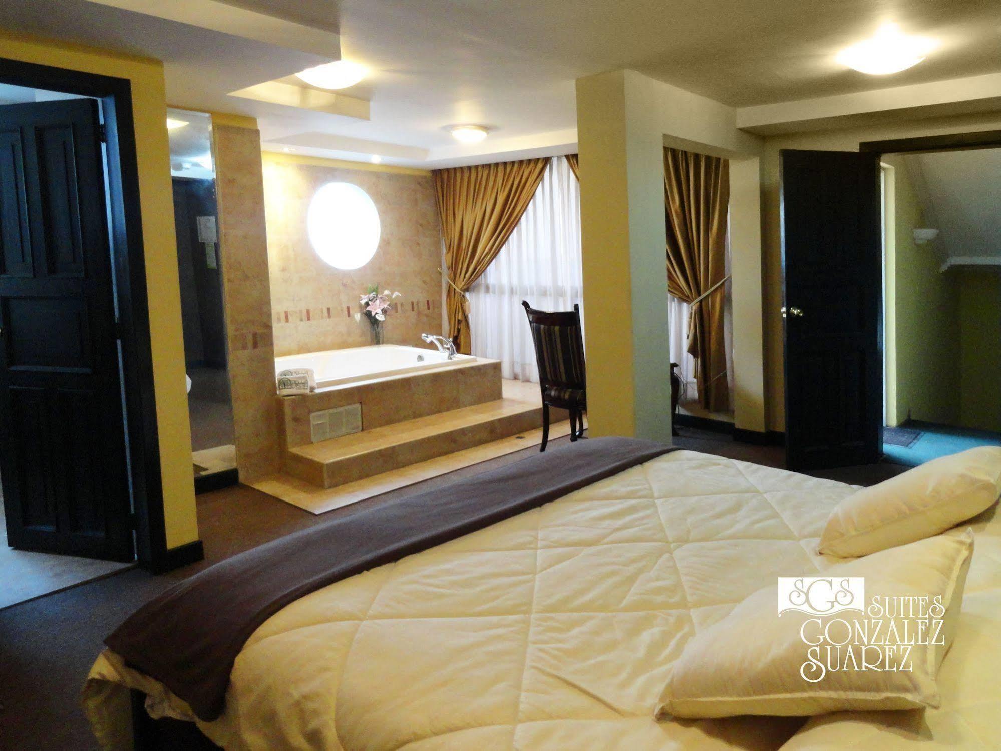 Hotel Suites Gonzalez Suarez Quito Esterno foto
