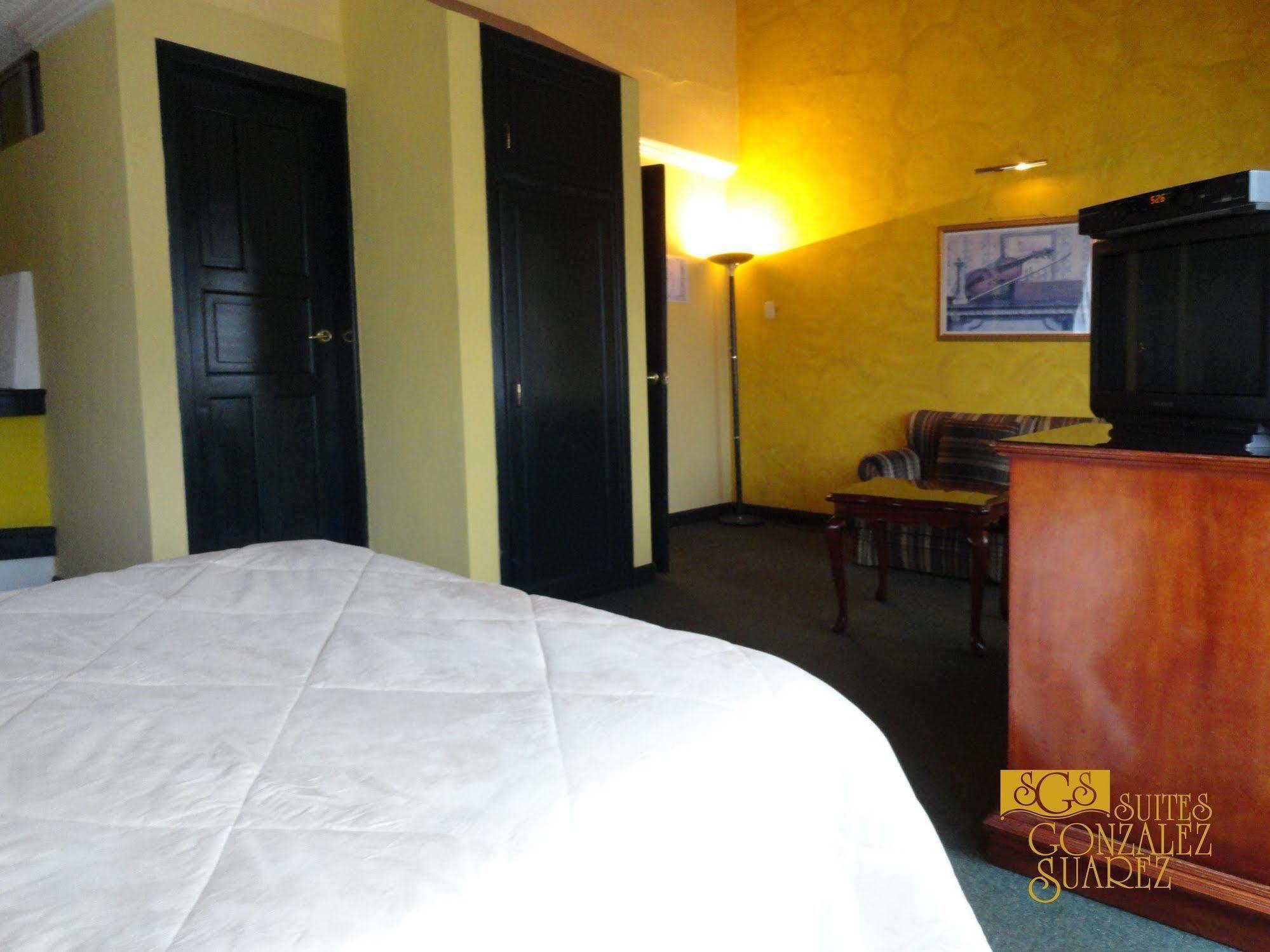 Hotel Suites Gonzalez Suarez Quito Esterno foto